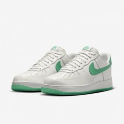 Chaussures Nike Air Force 1 '07 Premium pour homme (HF4864-094, teinte platine/vert stade)