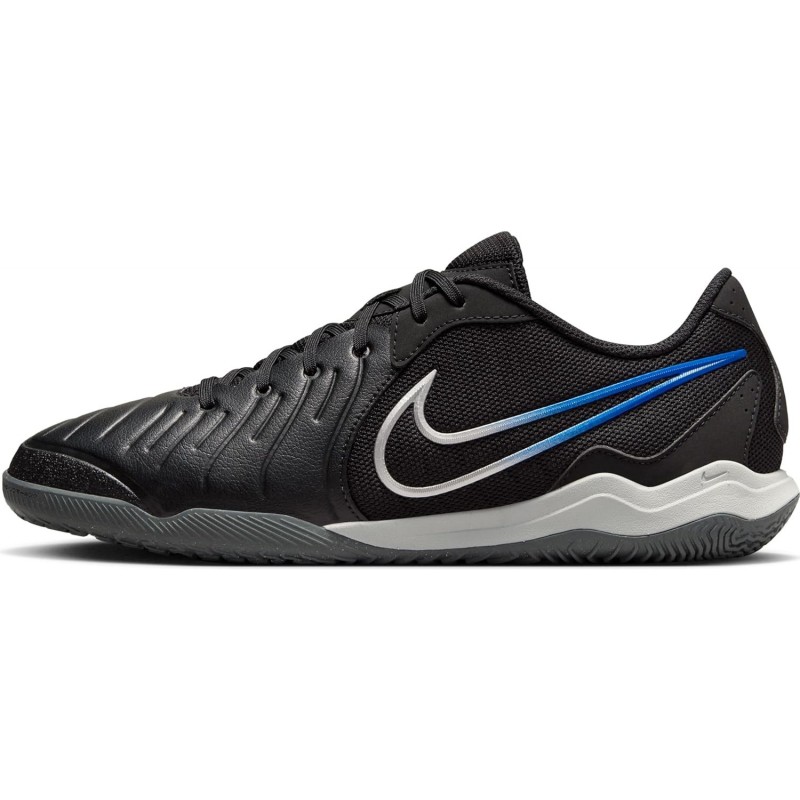 Chaussures de football Nike Tiempo Legend 10 Academy Indoor/Court basses (DV4341-040, Noir/Hyper Royal/Chrome)